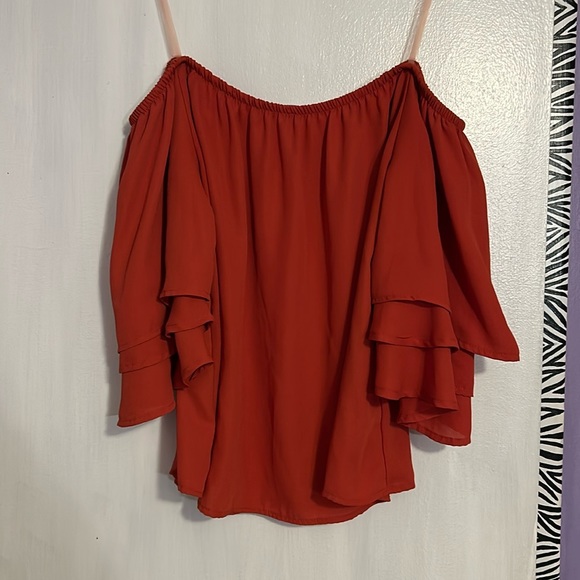 Red off the shoulder light weight blouse - Picture 1 of 3